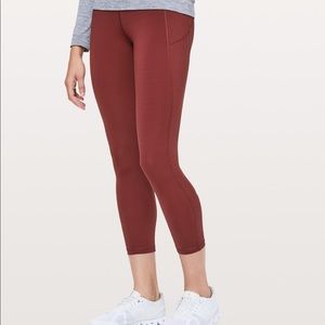 Lululemon final lap crop 23”